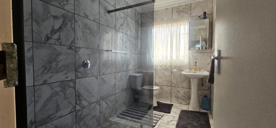 3 Bedroom Property for Sale in Safari Gardens North West